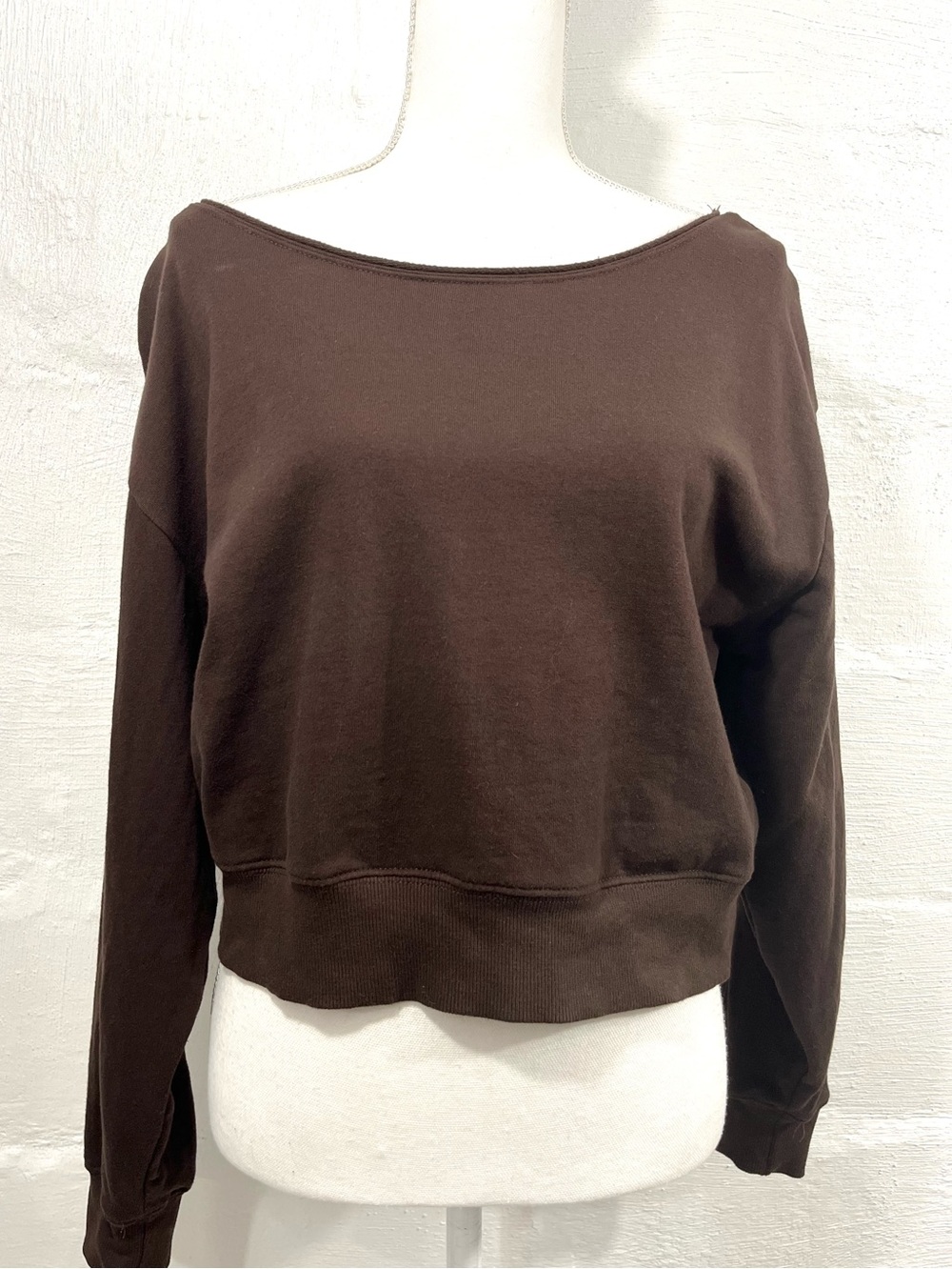 LAZY SUNDAY CROP SWEATSHIRT